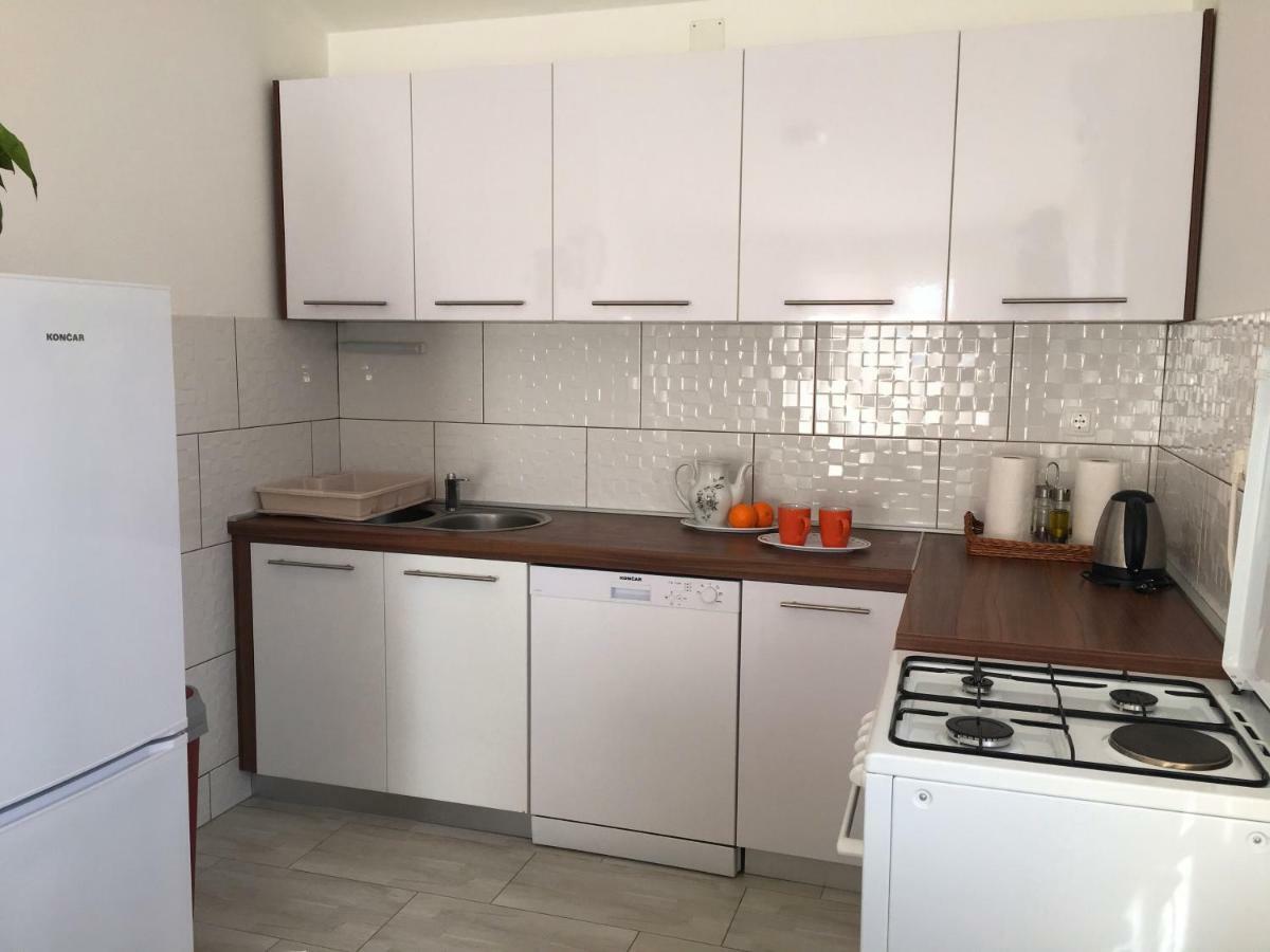 Apartment Marica Posedarje Exteriör bild